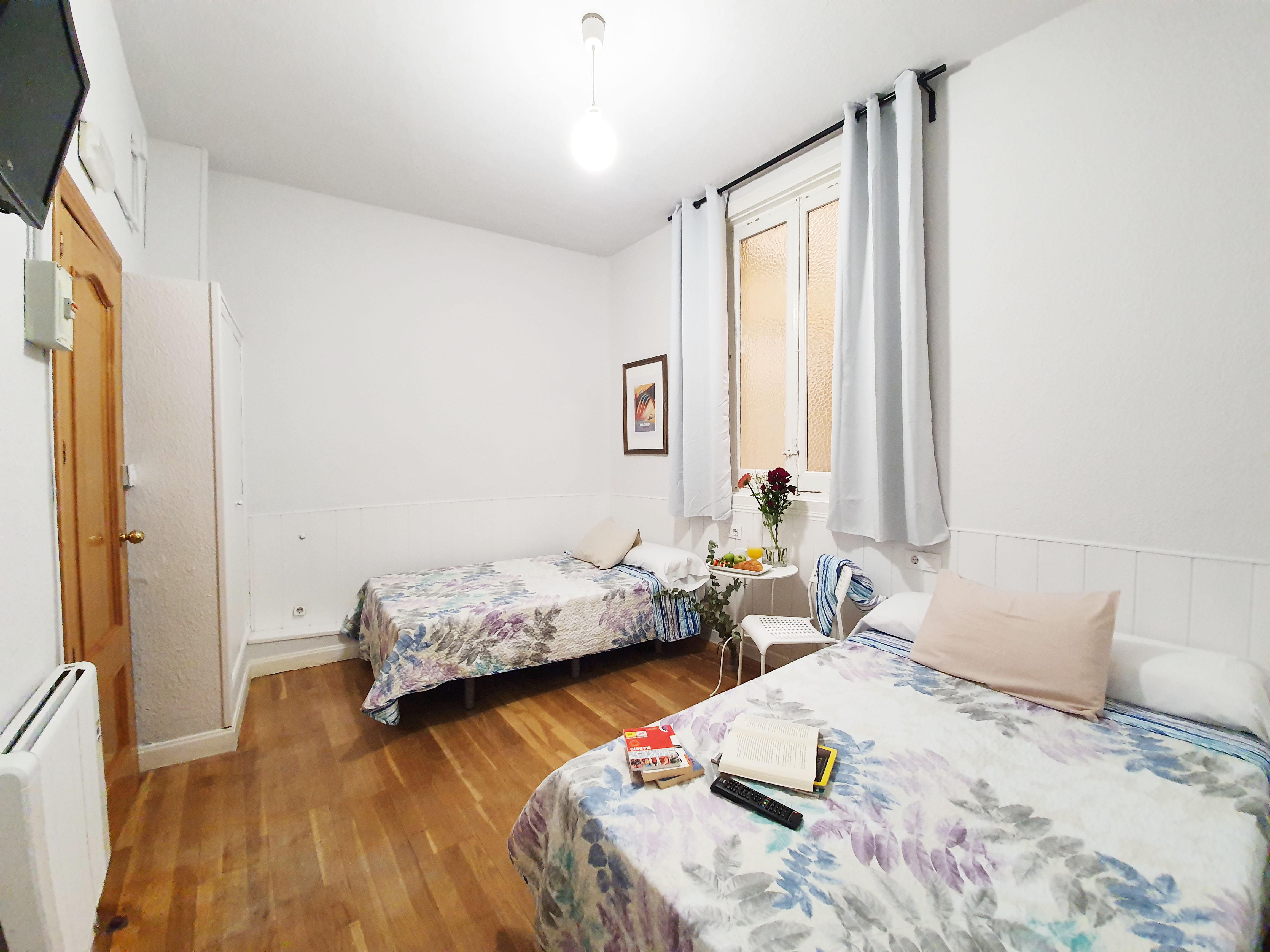 Hostal Alicante Madrid Extérieur photo