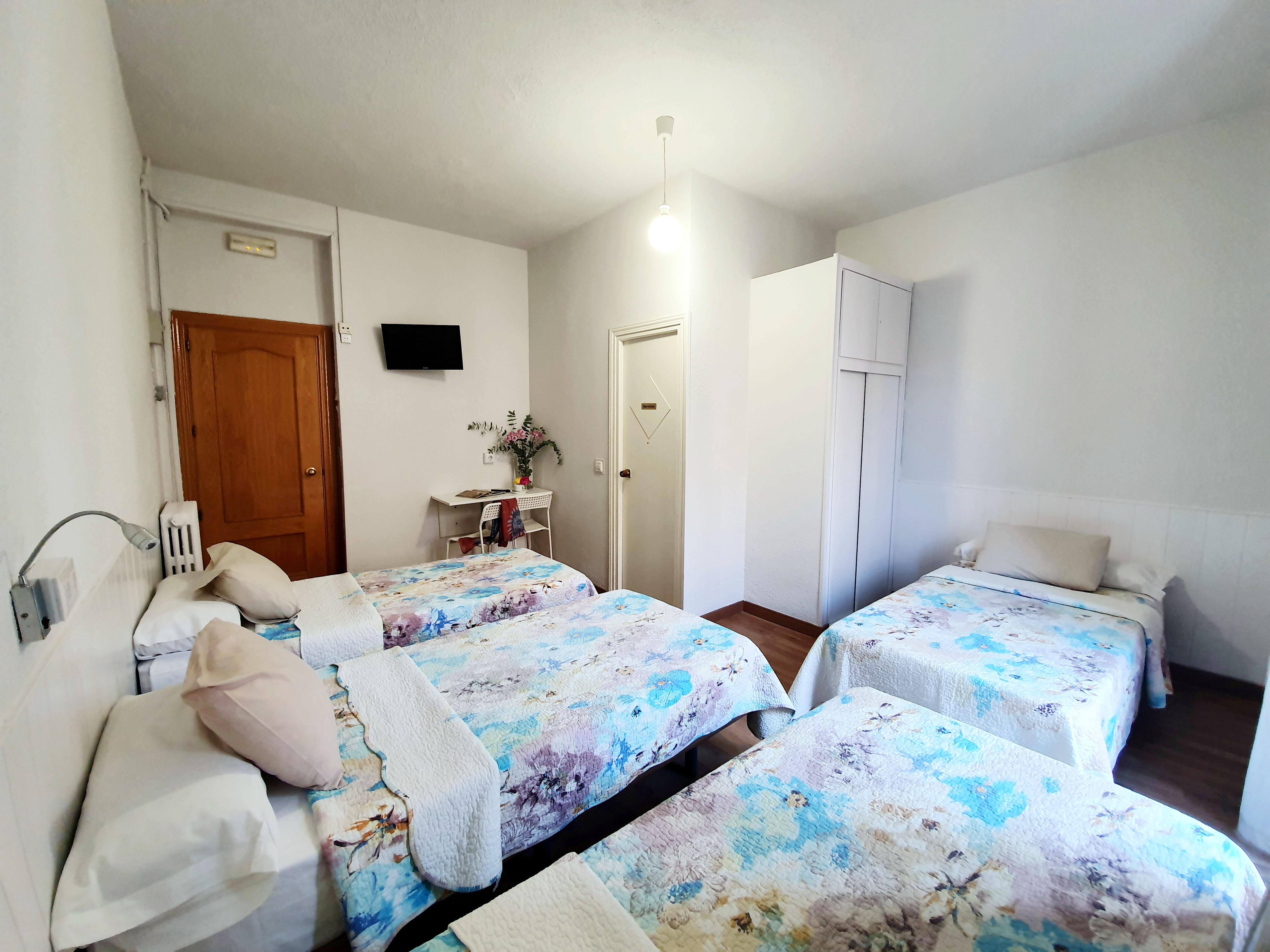 Hostal Alicante Madrid Extérieur photo