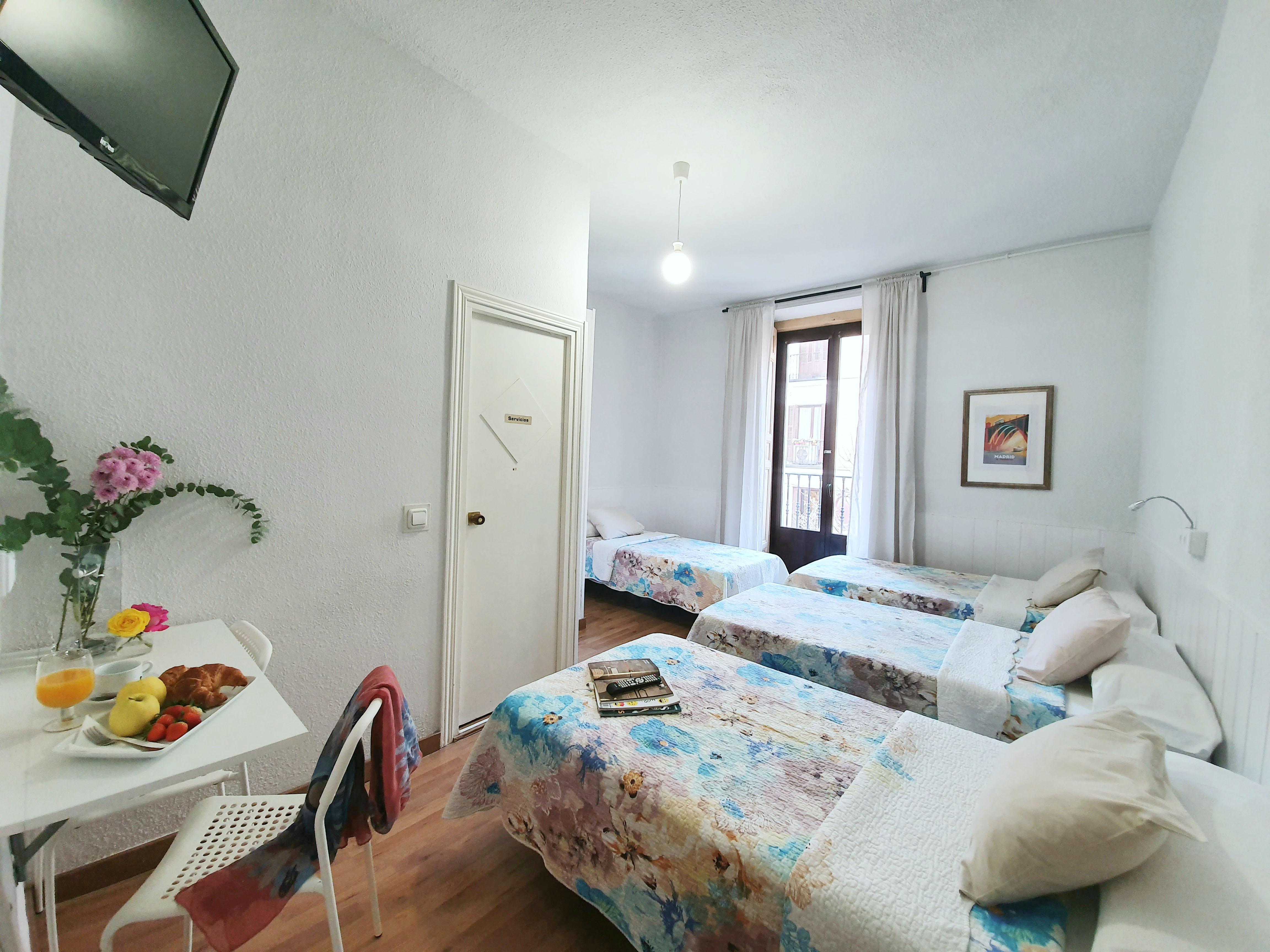 Hostal Alicante Madrid Extérieur photo